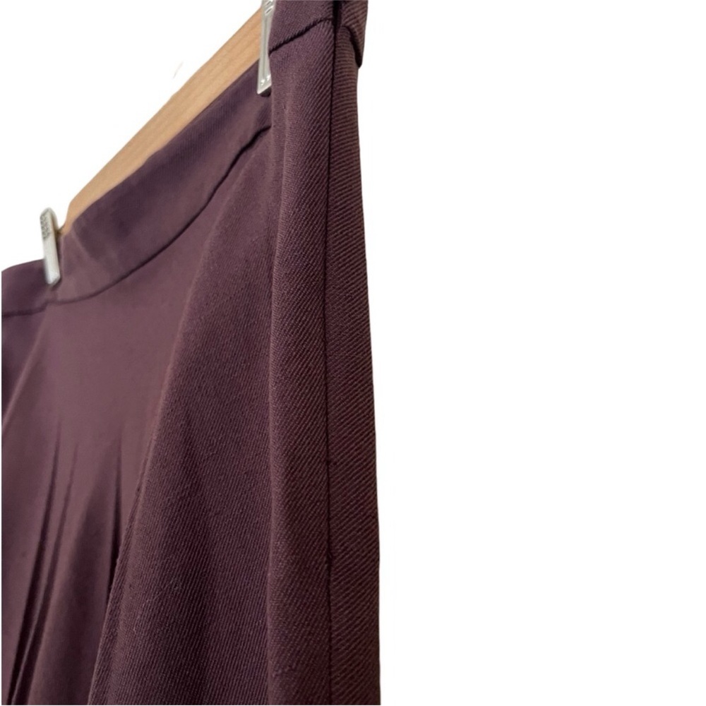 Margaret Howell Linen blend Pleated Midi Skirt in Burgundy/Deep Plum - Picture 4 of 10